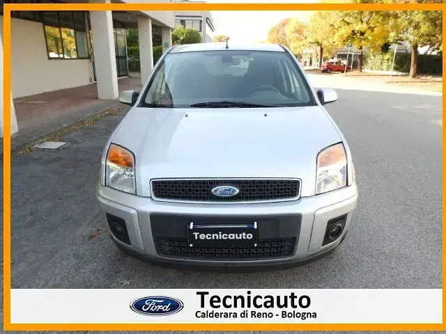 Usata Ford Fusion Collection 80 CV (58 kW) 2006 Argento metallizzato Utilitaria