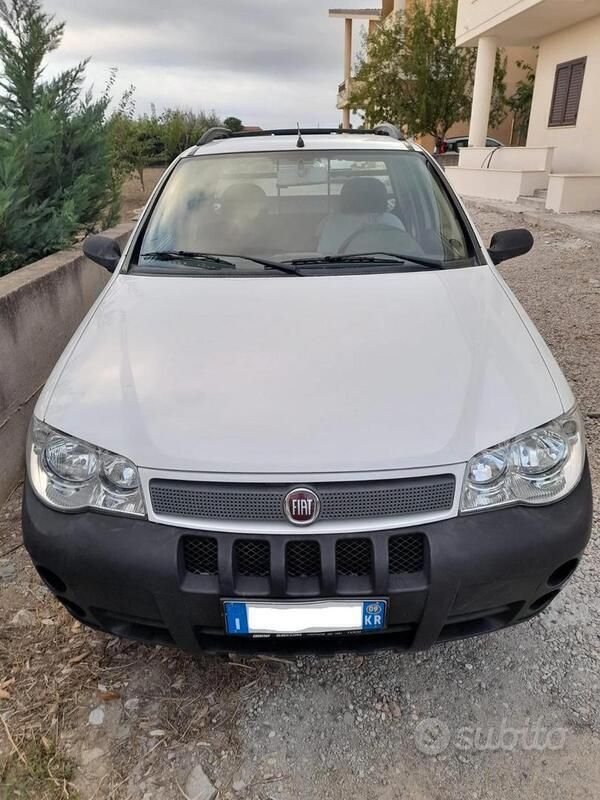 Usata Fiat Strada 84 CV (61 kW) 2009 Bianco Pick-up