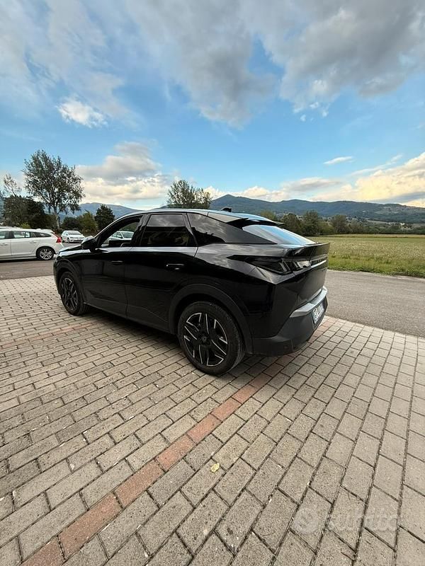 Usata Peugeot 3008 Allure 136 CV (100 kW) 2024 Nero SUV