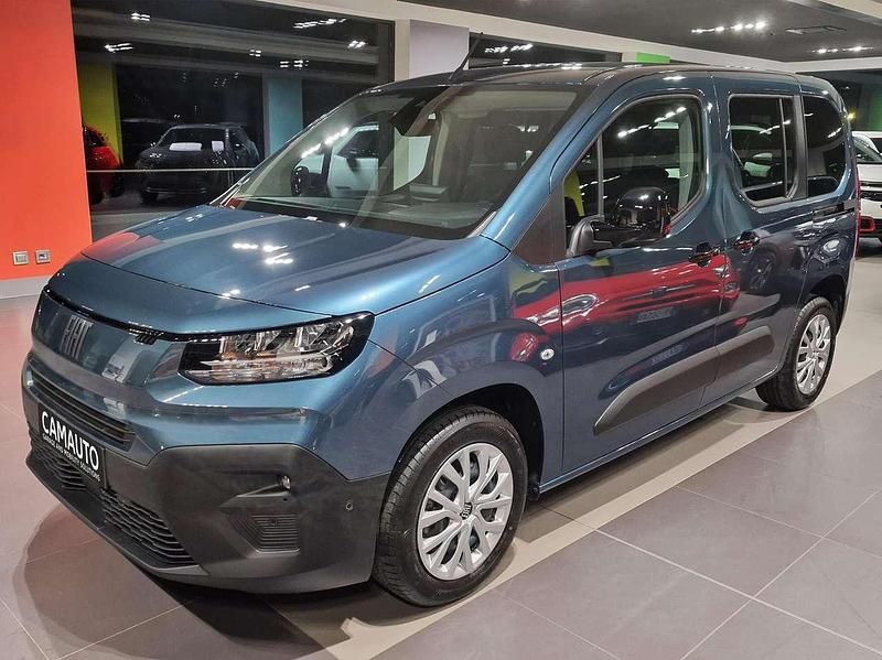 Nuova Fiat Doblò 102 CV (75 kW) 2025 Blu volare Monovolume