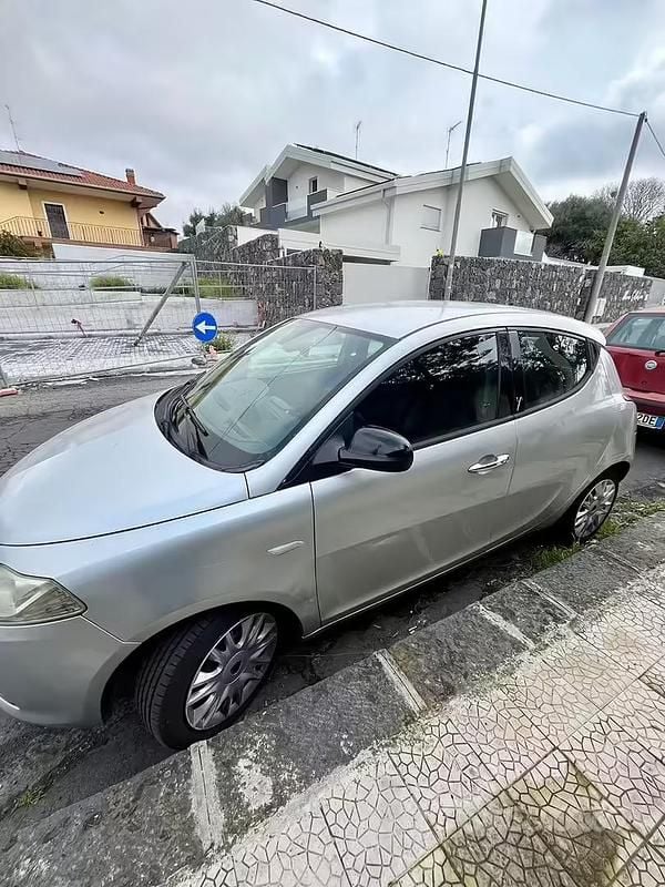 Usata Lancia Ypsilon 2015 Utilitaria