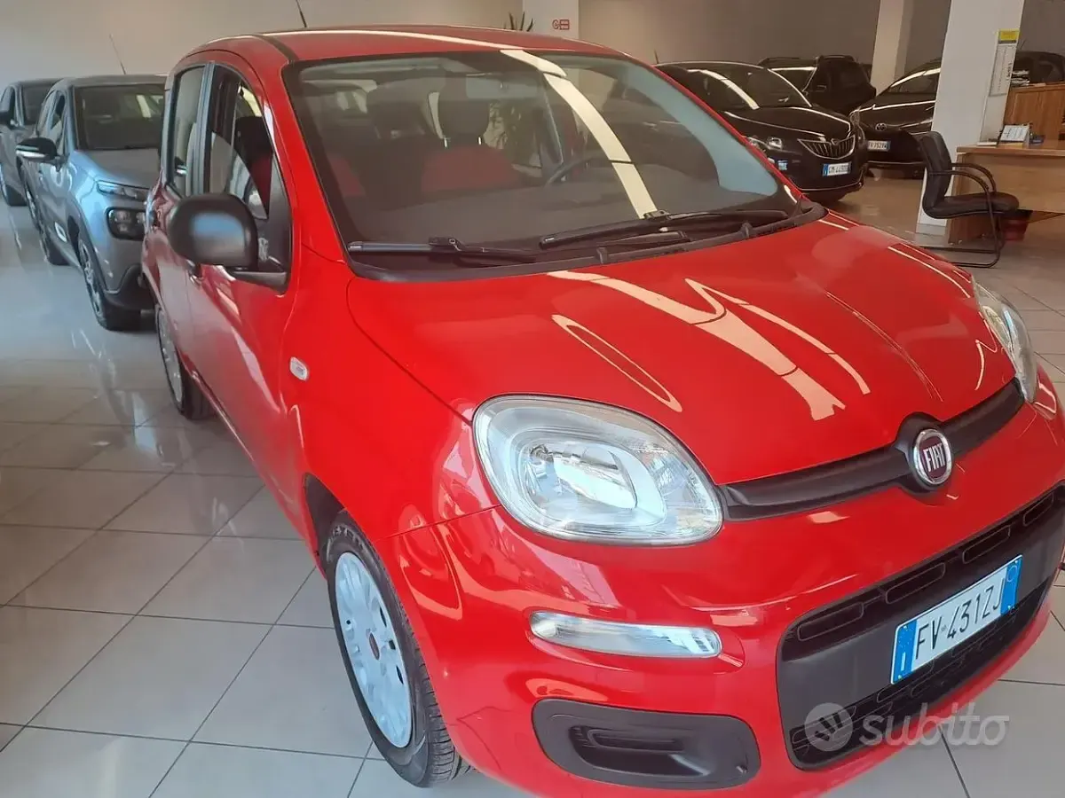 Usata Fiat Panda Easy 69 CV (50 kW) 2019 Rosso Utilitaria