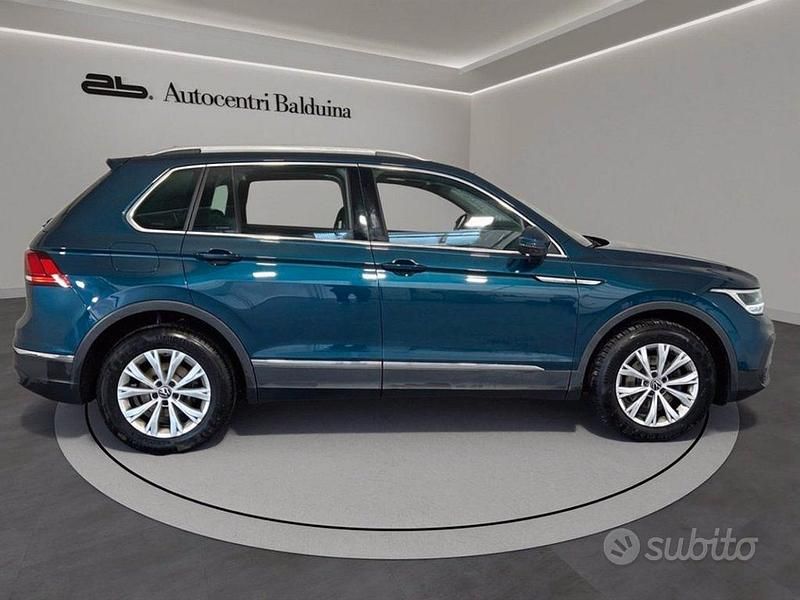 Usata VW Tiguan Elegance 150 CV (110 kW) 2023 Nightshade metalizzato blu SUV