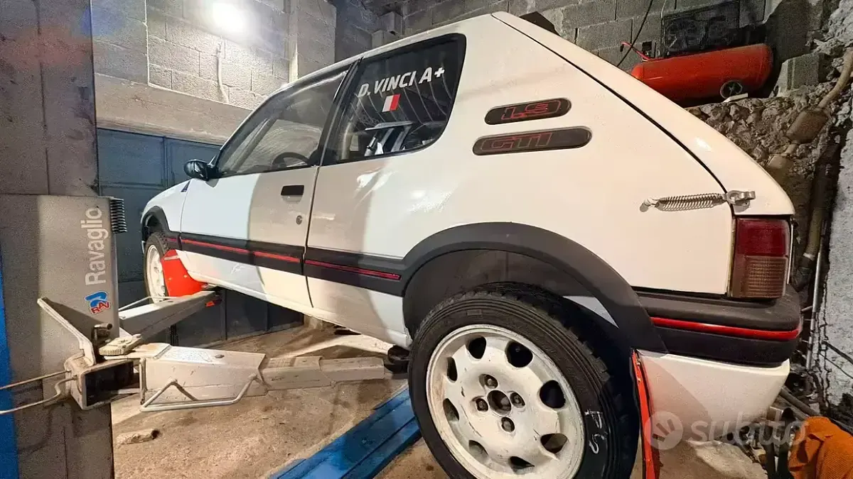 Usata Peugeot 205 GTi 127 CV (93 kW) 1986 Bianco Utilitaria
