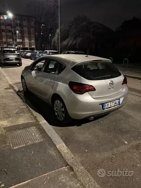 Usata Opel Astra 2011 Grigio Utilitaria