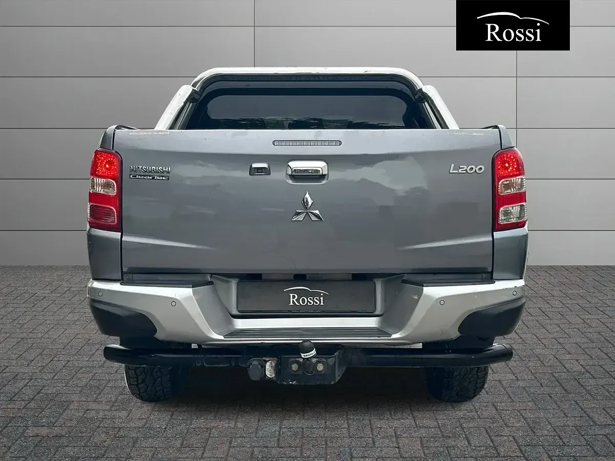 Occasion Mitsubishi L200 Intense 181 PK (133 kW) 2016 Grijs Pickup