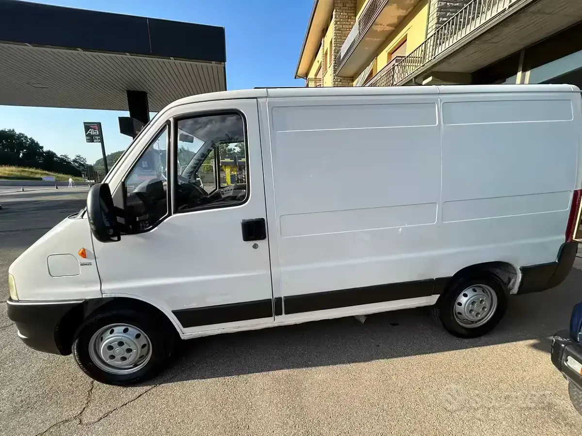 Usata Fiat Ducato 127 CV (93 kW) 2002 Bianco Furgone