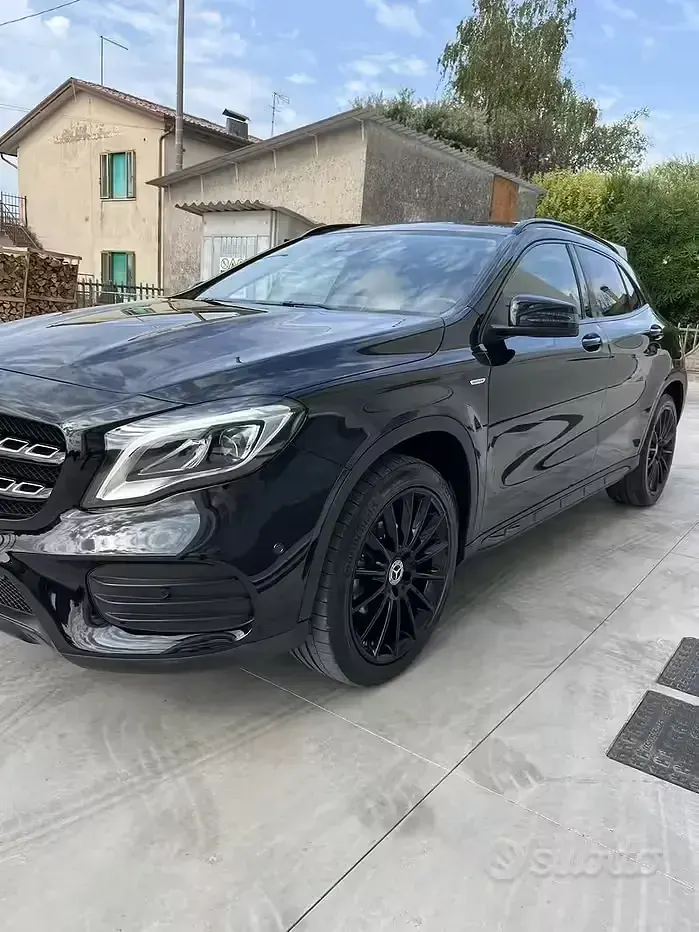 Usata Mercedes GLA220 136 CV (100 kW) 2019 Nero SUV
