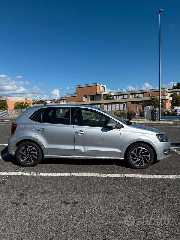 Usata VW Polo Comfortline 90 CV (66 kW) 2010 Grigio Berlina
