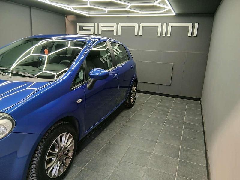 Usata Fiat Punto Evo Dynamic 69 CV (50 kW) 2011 Blu/azzurro Utilitaria