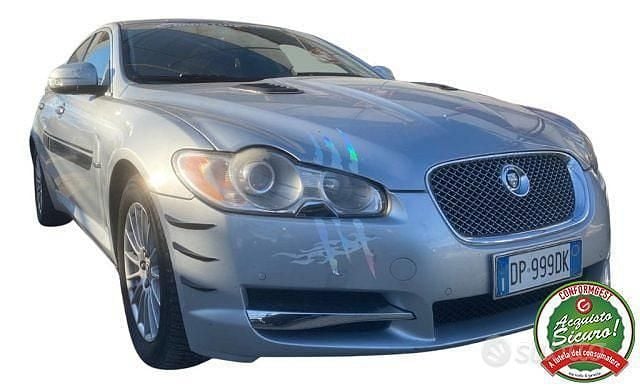 Usata Jaguar XF Premium Luxury 207 CV (152 kW) 2008 Grigio Berlina