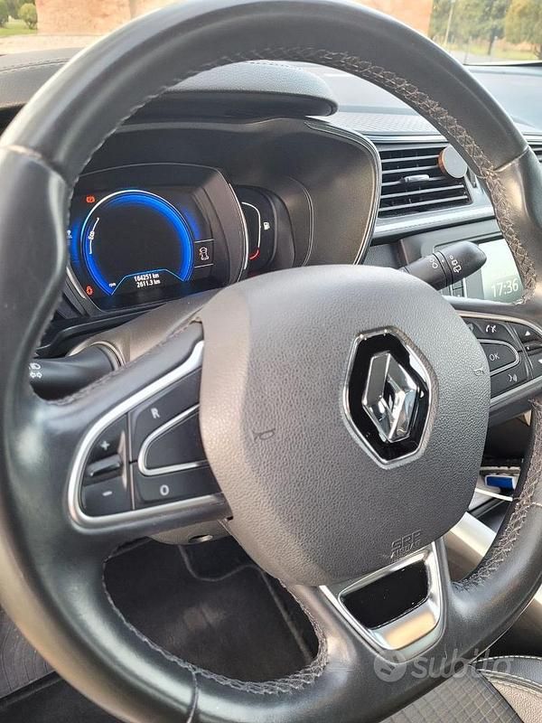 Usata Renault Kadjar 110 CV (80 kW) 2016 Blu SUV