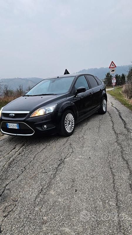 Usata Ford Focus 109 CV (80 kW) 2009 Nero Berlina