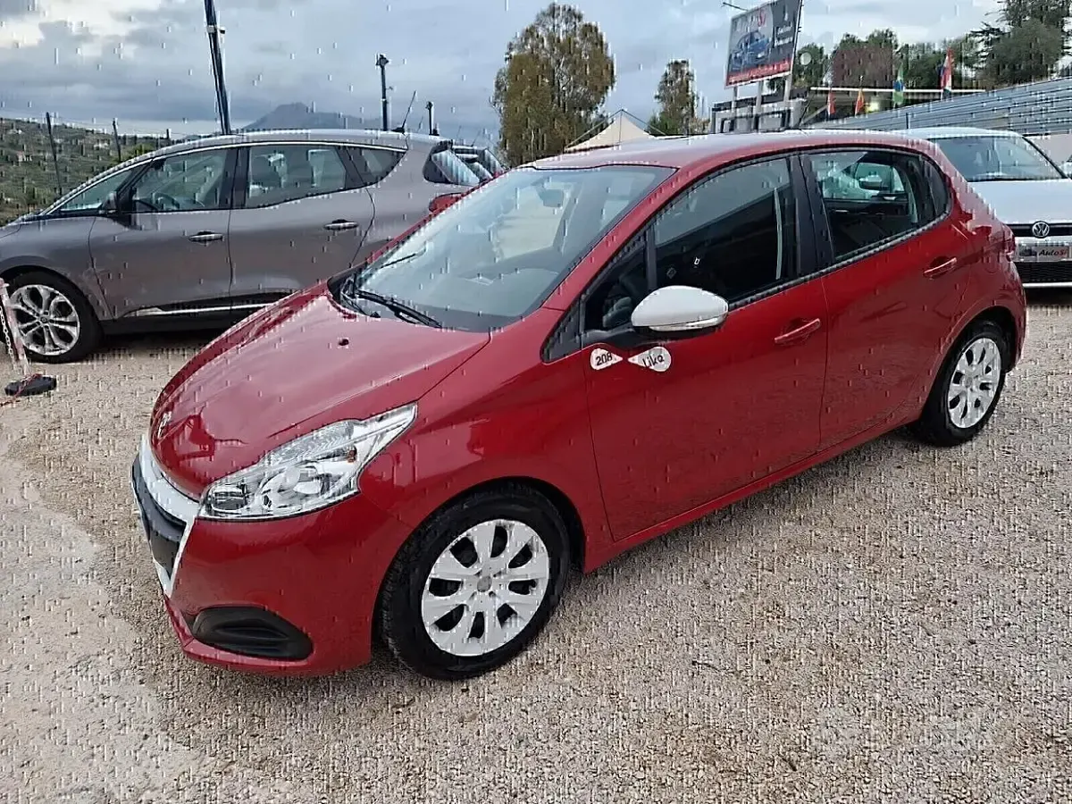 Usata Peugeot 208 Active 68 CV (50 kW) 2017 Rosso Utilitaria