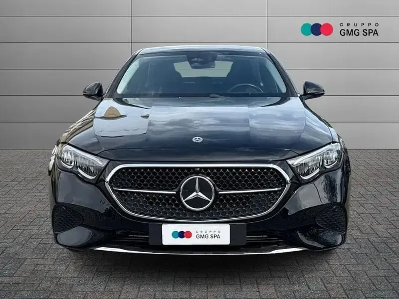 Usata Mercedes E200 Advanced 163 CV (119 kW) 2025 Nero Utilitaria