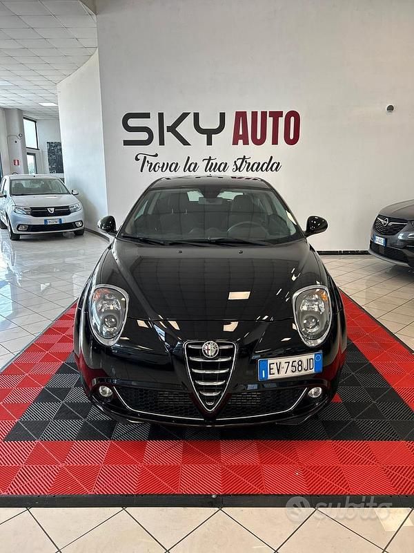 Nero Usata 2014 Alfa Romeo MiTo Distinctive Due volumi | 9990 € (Molto cara) - Immagine 1/4