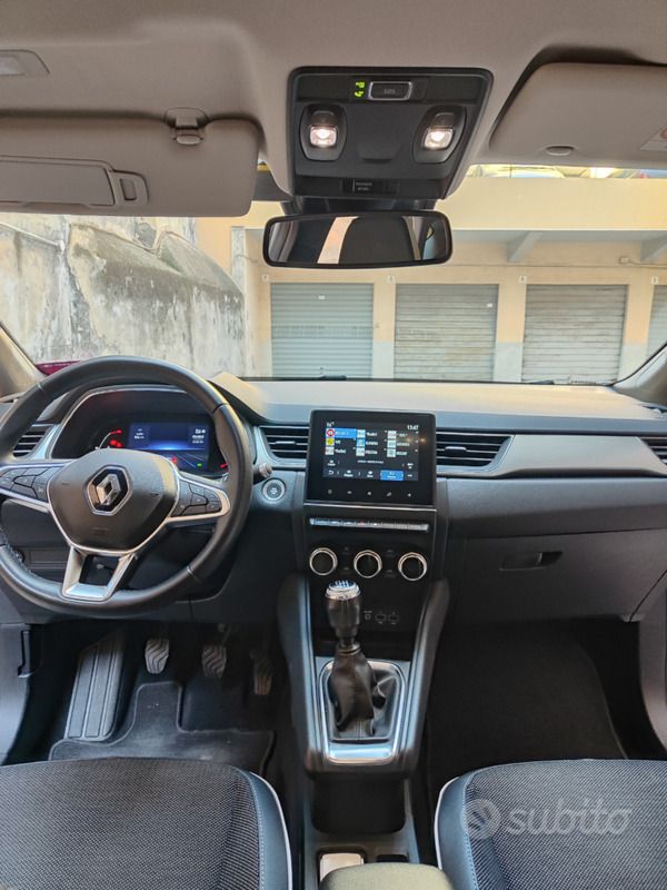 Usata Renault Captur Zen 101 CV (74 kW) 2021 Grigio SUV