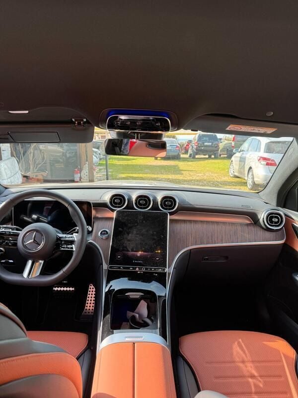 Usata Mercedes GLC220 Premium 194 CV (142 kW) 2024 Oro SUV