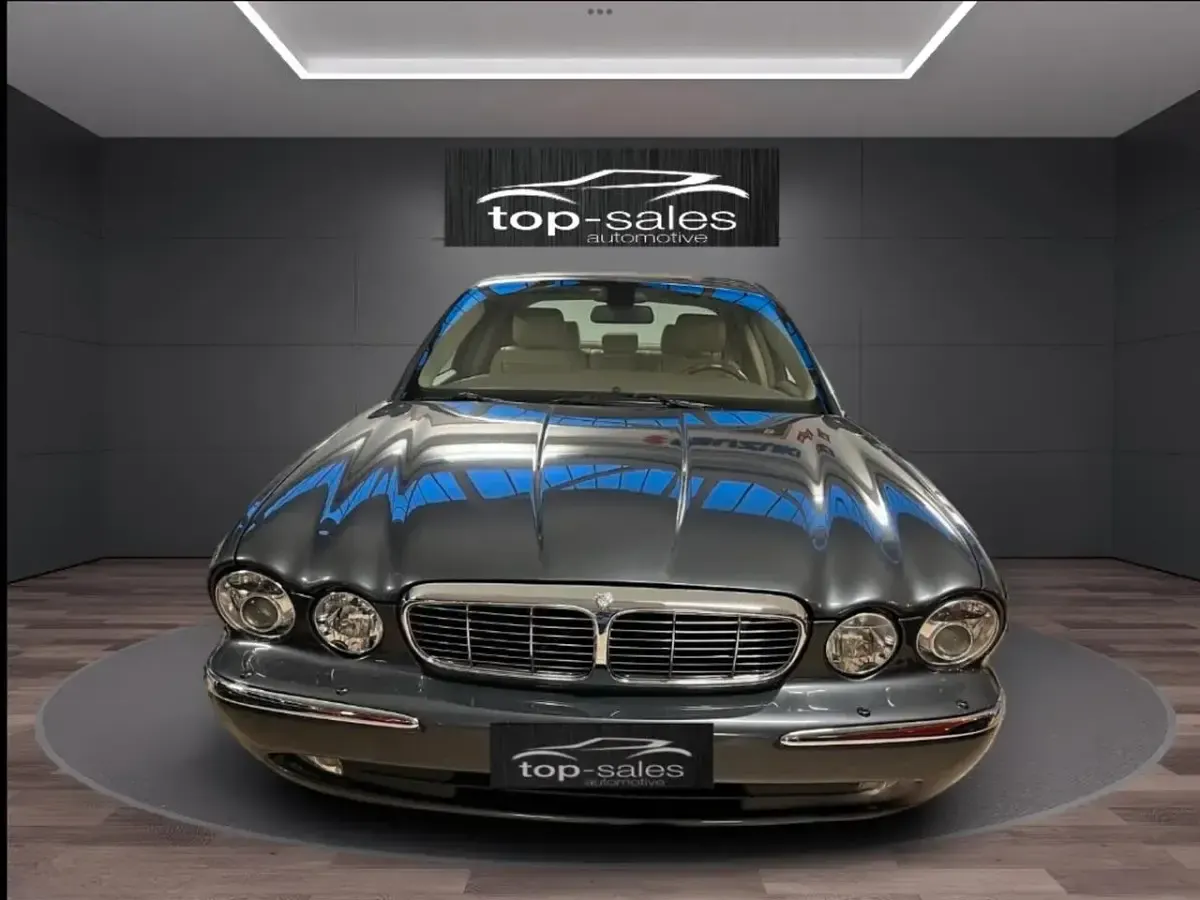 Usata Jaguar XJ Sovereign 207 CV (152 kW) 2007 Grigio Berlina