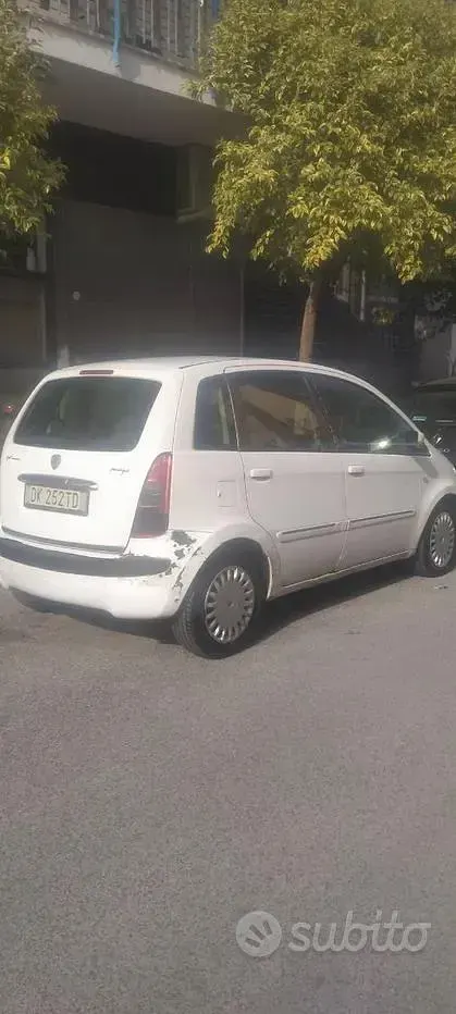 Usata Lancia Musa 90 CV (66 kW) 2007 Bianco Monovolume