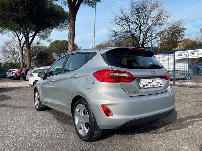Usado Ford Fiesta Titanium 95 HP (69 kW) 2021 Cinzento Sedan