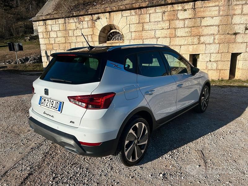 Usata Seat Arona FR 110 CV (80 kW) 2023 Bianco SUV