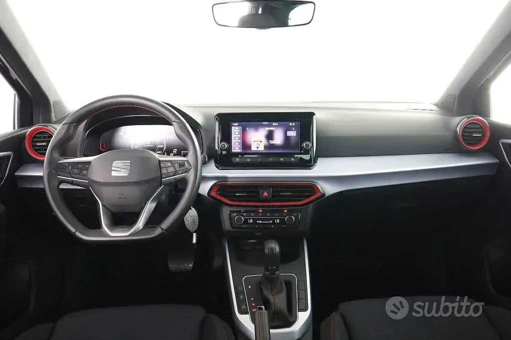 Usata Seat Arona FR 116 CV (85 kW) 2025 Grigio SUV