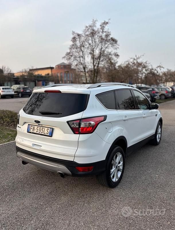 Usata Ford Kuga ST-Line 120 CV (88 kW) 2018 Bianco SUV