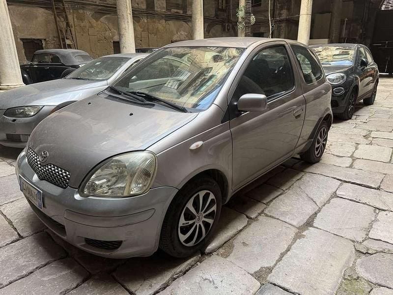 Usata Toyota Yaris 65 CV (47 kW) 2004 Utilitaria