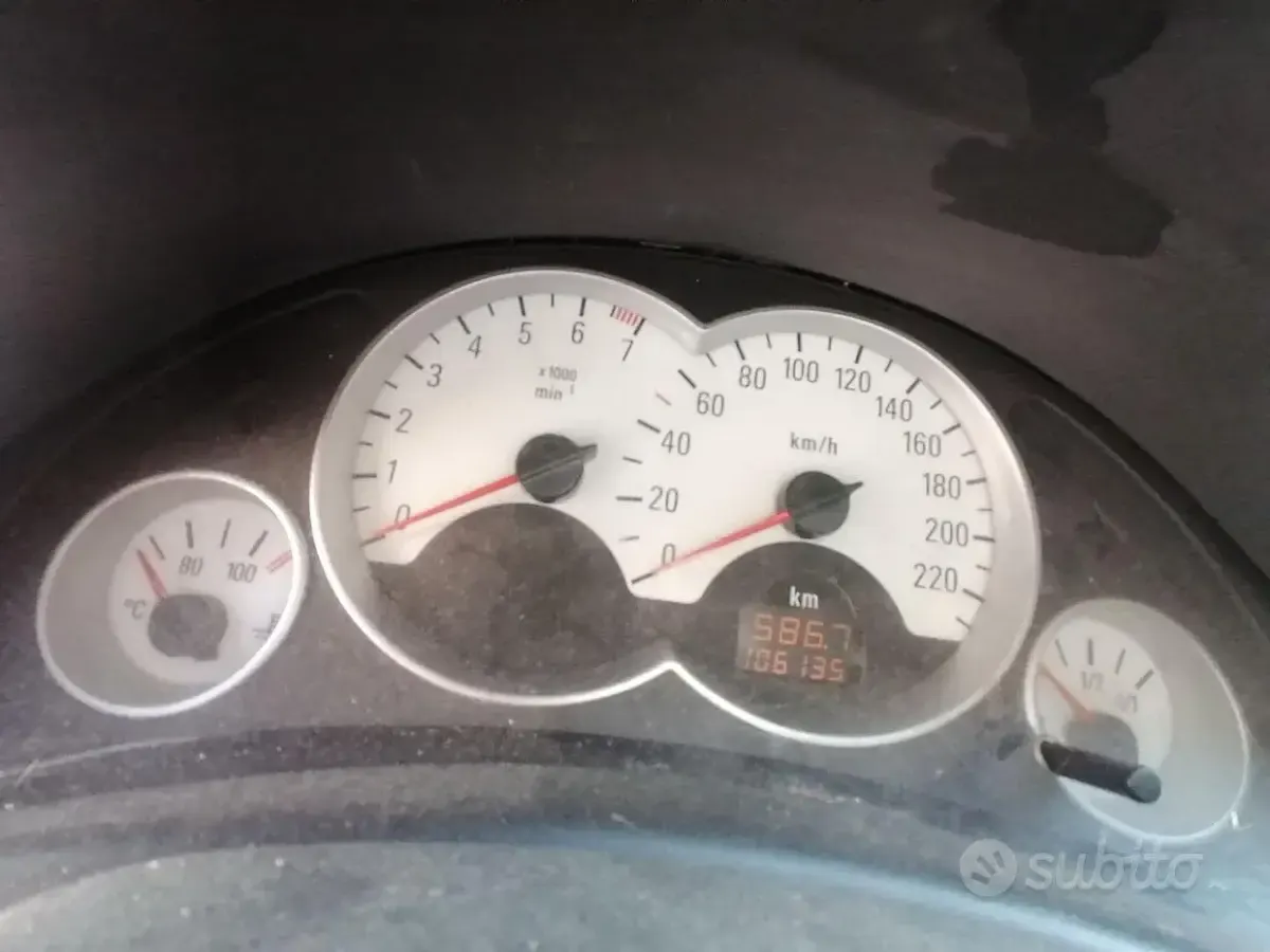 Usata Opel Corsa 80 CV (58 kW) 2006 Grigio Utilitaria
