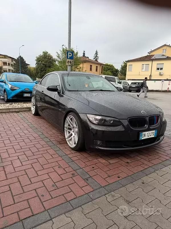Usata BMW 320 Cabriolet Efficient Dynamics 170 CV (125 kW) 2008 Nero Cabrio