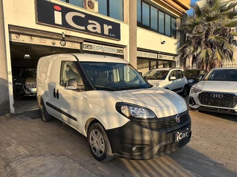 Usata Fiat Doblò Lounge 95 CV (69 kW) 2020 Bianco Monovolume