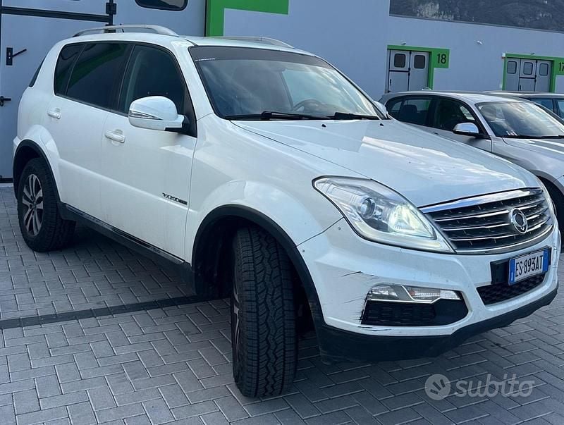 Usata Ssangyong (KGM) Rexton 155 CV (114 kW) 2013 Bianco SUV