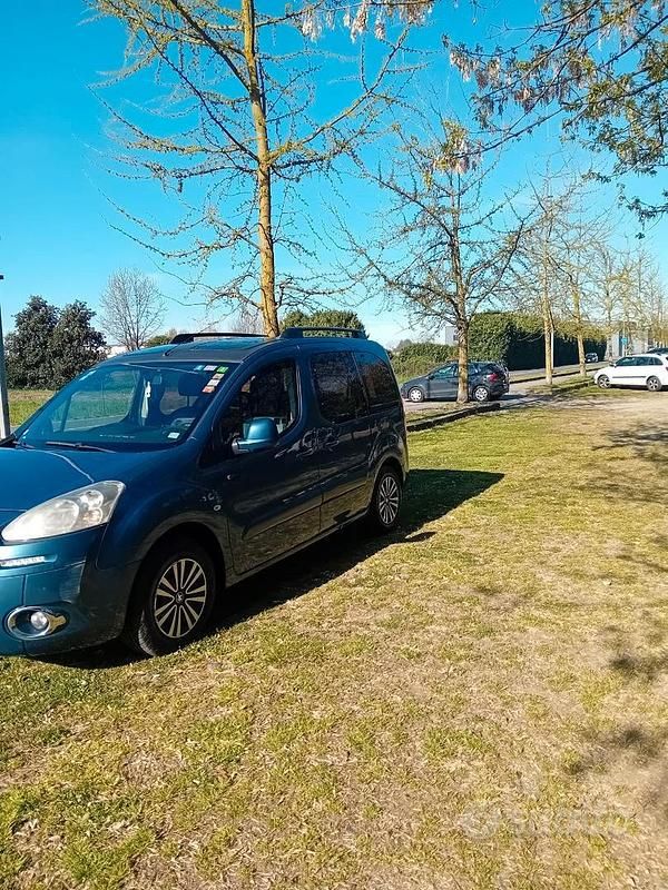 Usata Peugeot Partner 75 CV (55 kW) 2012 Blu Monovolume