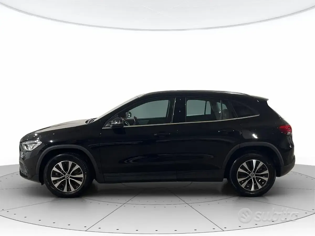 Usata Mercedes GLA250 Business 160 CV (117 kW) 2021 Nero SUV