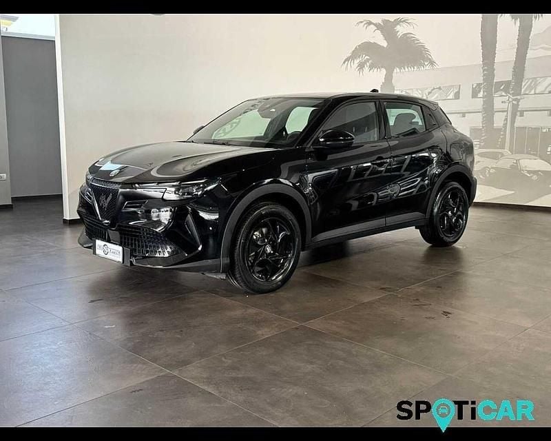 Usata Alfa Romeo Junior 145 CV (106 kW) 2025 Nero SUV