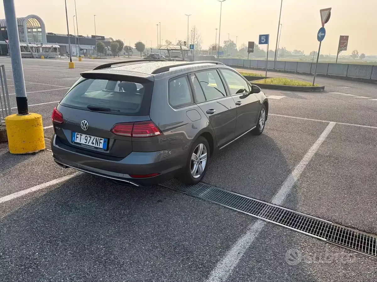 Usata VW Golf VII 116 CV (85 kW) 2019 Grigio Station wagon