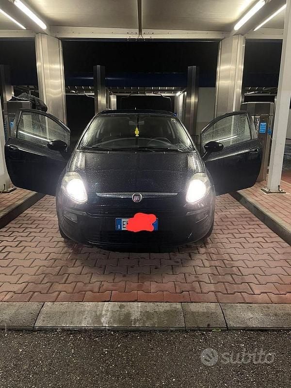 Usata Fiat Punto S 2011 Blu Berlina