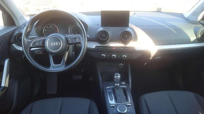 Usata Audi Q2 Ambiente 150 CV (110 kW) 2017 Grigio SUV