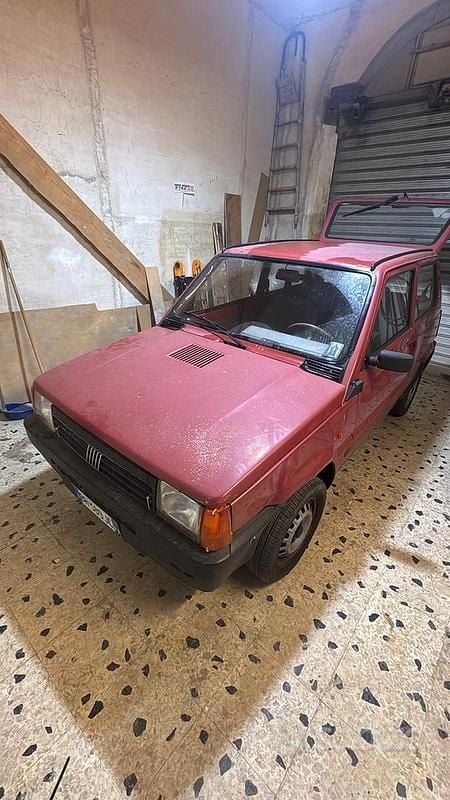 Usata Fiat 750 39 CV (28 kW) 2000 Rosso Utilitaria
