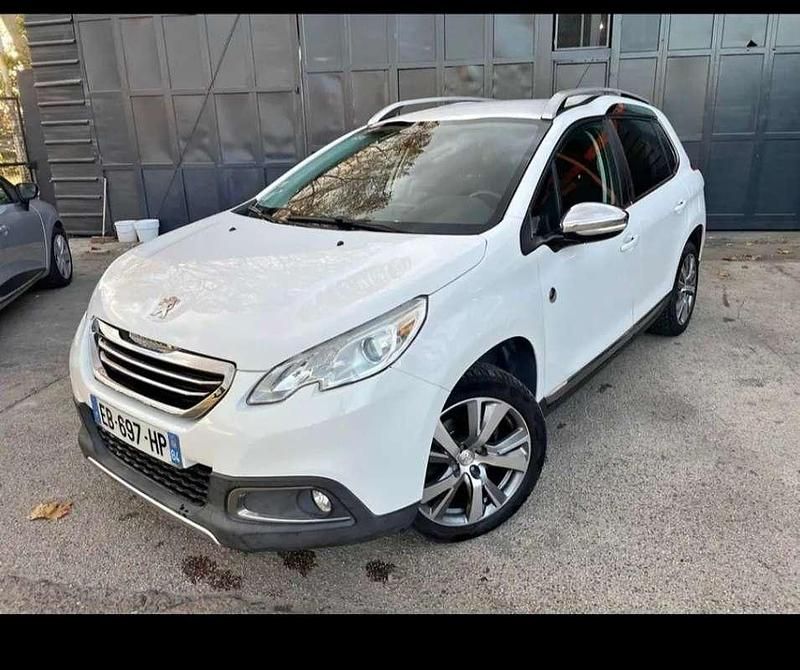 Usata Peugeot 2008 Active 110 CV (80 kW) 2016 Bianco SUV