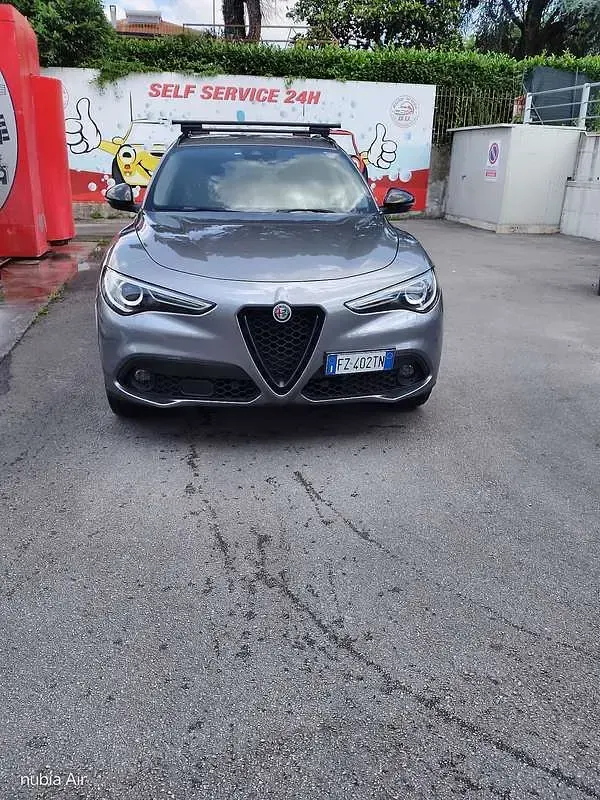 Usata Alfa Romeo Stelvio Tech Edition 190 CV (139 kW) 2019 Grigio SUV