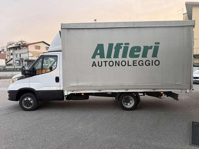 Usata Iveco Daily 160 CV (117 kW) 2023 Bianco Furgone