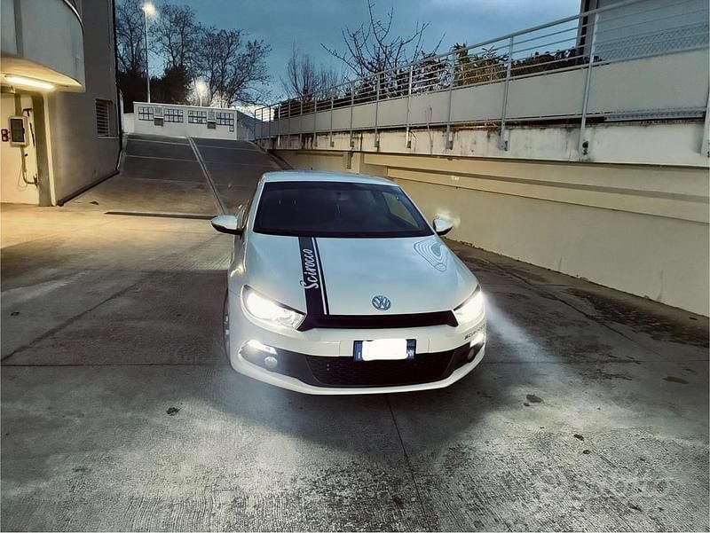 Usata VW Scirocco 122 CV (89 kW) 2011 Bianco Coupé