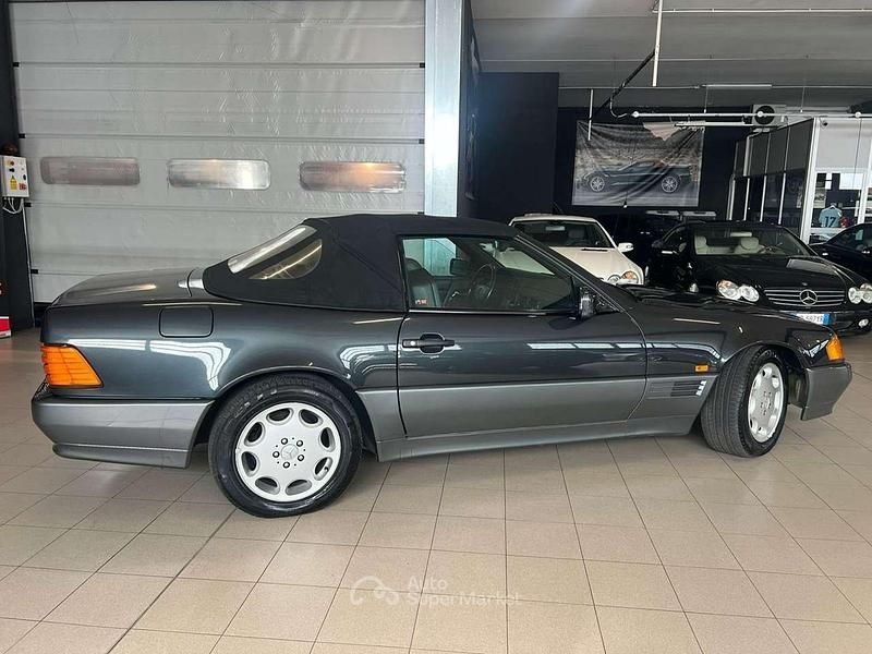 Usata Mercedes SL300 231 CV (169 kW) 1993 Nero Cabrio