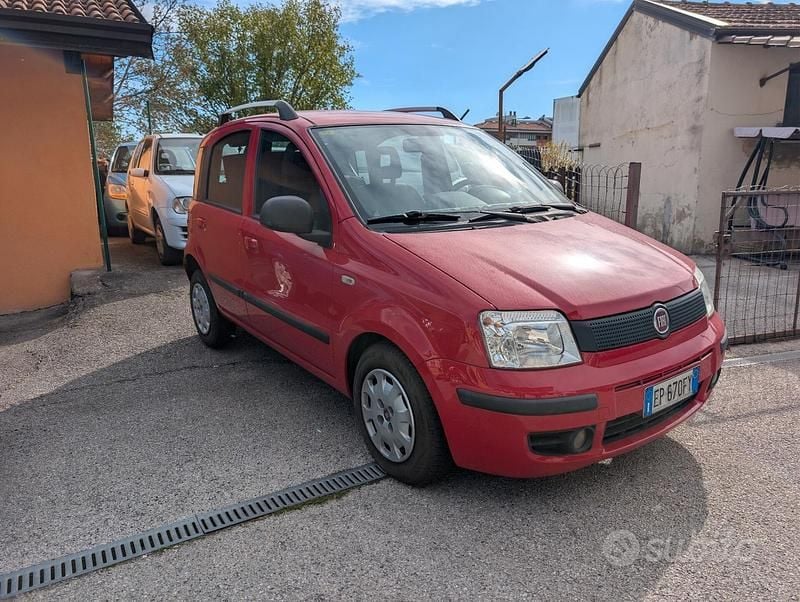 Usata Fiat Panda Dynamic 69 CV (50 kW) 2012 Rosso Utilitaria