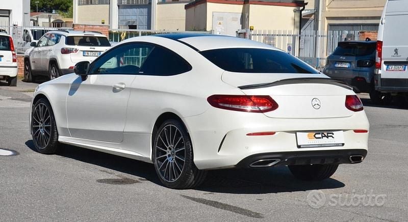 Usata Mercedes C300 AMG 245 CV (180 kW) 2017 Bianco Coupé