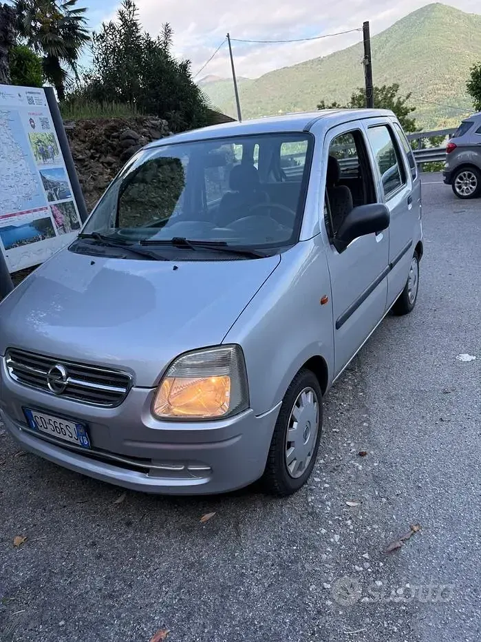 Usata Opel Agila 75 CV (55 kW) 2004 Grigio Monovolume