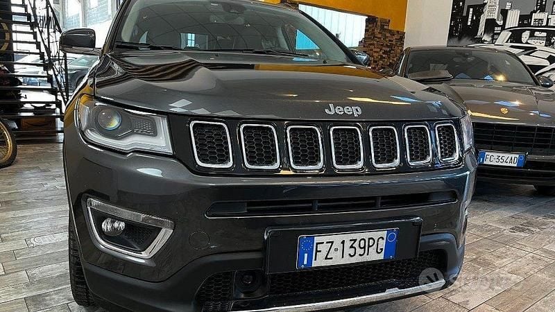 Usata Jeep Compass Limited 140 CV (102 kW) 2019 Grigio SUV