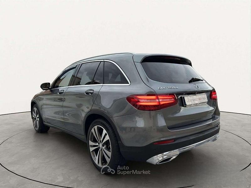 Usata Mercedes GLC250 204 CV (150 kW) 2016 Grigio SUV